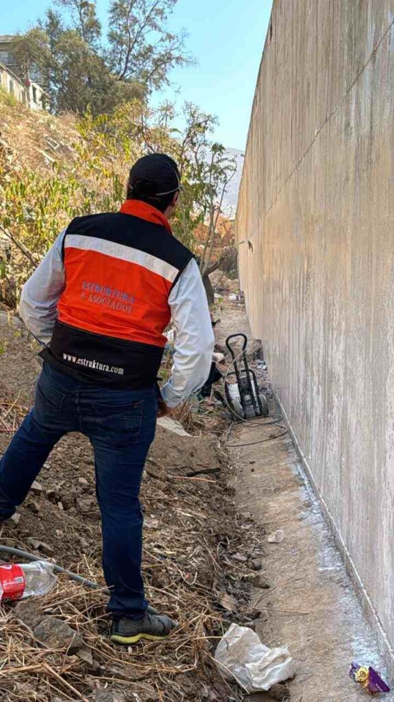 Supervisión de obra en terreno con atención al detalle para el control de proyectos de construcción