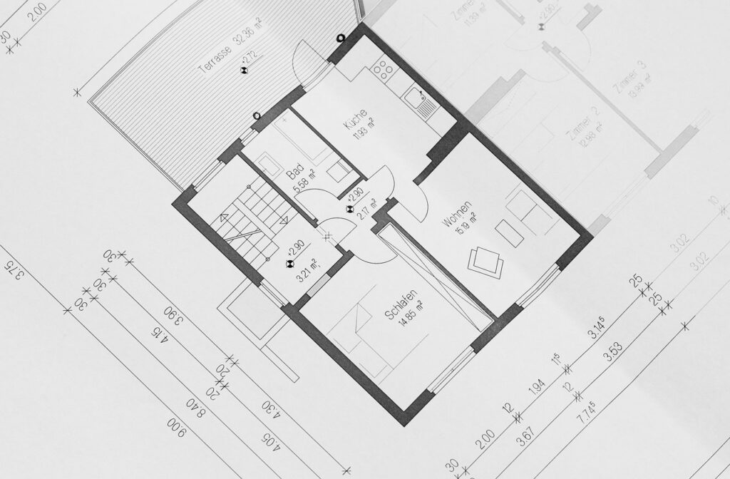 Plano arquitectónico detallado de una vivienda con medidas y distribución de espacios.